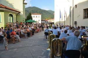 Orkester nemških oboroženih sil na Mestnem trgu 2